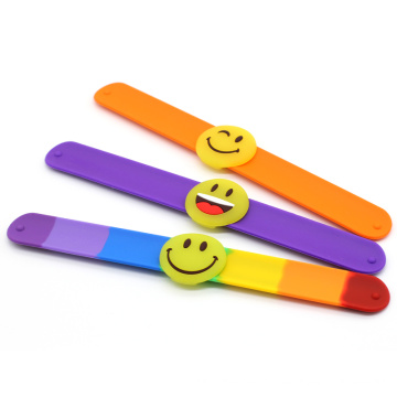 Silicona personalizada barata al por mayor Led Slap Snap Wristband Regla